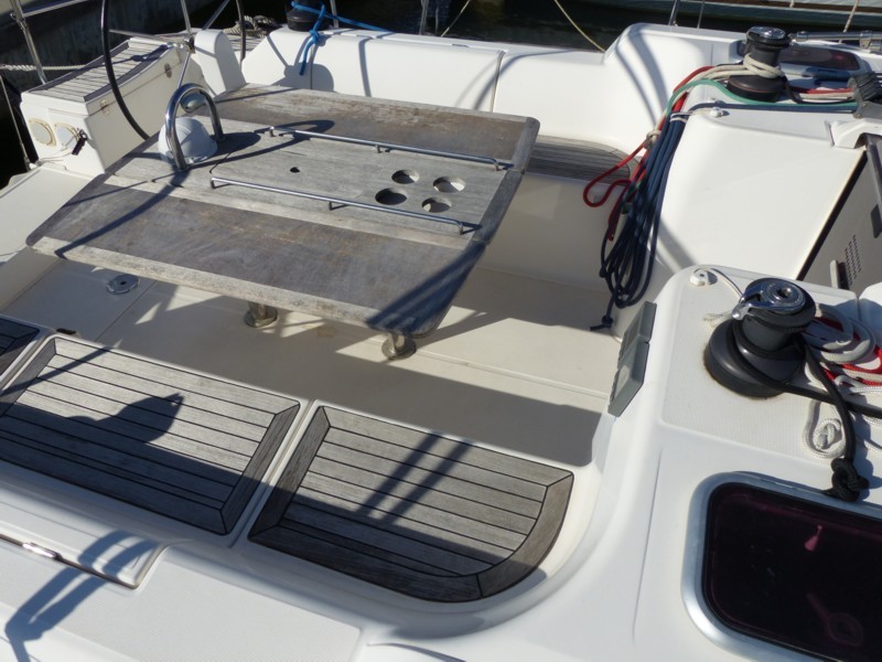 Dufour 425 - 8.jpg